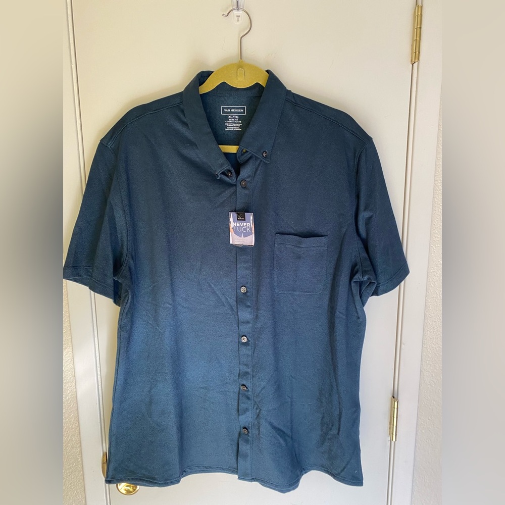 NWT Van Heusen Button Up